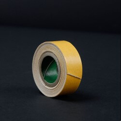 Tape marrone  "Cloth" rotolino da 3 yard Larghezza 19 mm lunghezza 2,74 mt. Il tape e di tipo telato. Per pellicole e pr