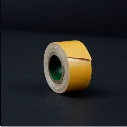 Tape marrone  "Cloth" rotolino da 3 yard Larghezza 2,5 mm lunghezza 2,74 mt. Il tape e di tipo telato. Per pellicole e p