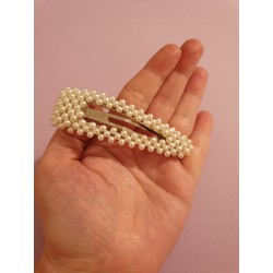 Fermaglio alla moda in materiale metallico , lunghezza circa 9 cm, con perline, prodotto di ottima fattura, realizzato a